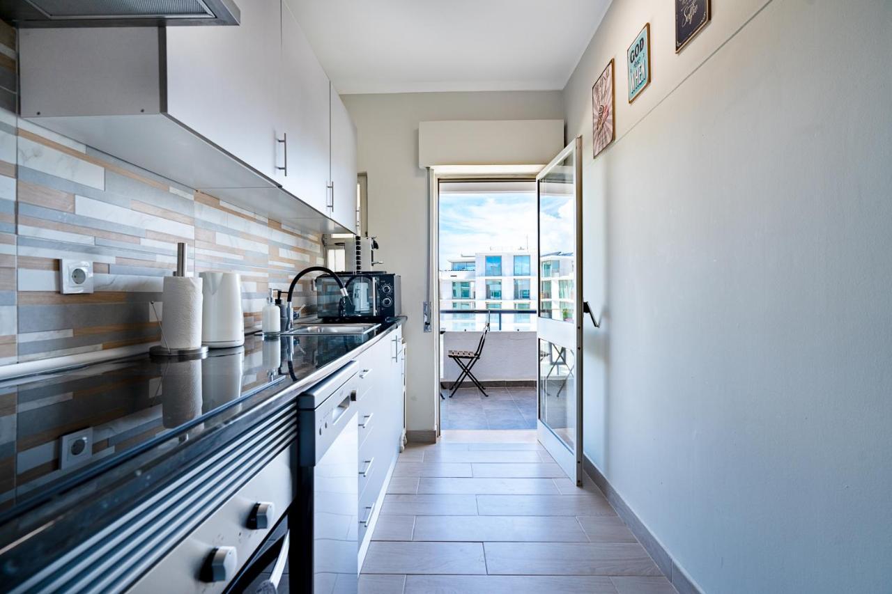 Beachfront Apartment In Armacao Armação de Pêra Exteriör bild